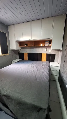 ARMARIO SUSPENSO / GUARDA ROUPA