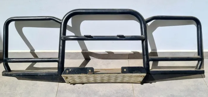 Defender para-choque com mesa e grade