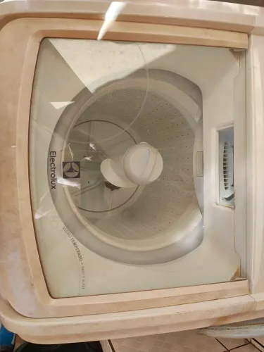 Máquina 10kg de lavar roupa usada