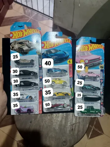 Miniaturas Hot Wheels e temáticas à venda. Por favor leia a descrição com atenção. ?