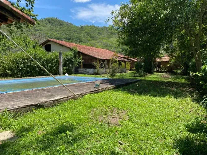 Sítio à venda no Condomínio Quintas do Tinguy - Saquarema/RJ. Valor: R$ 540.000.
