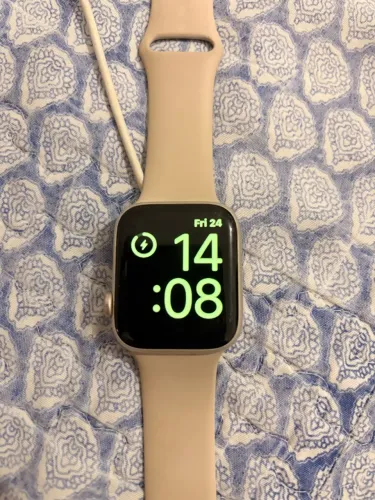 Apple Watch SE 44m / acompanha carregador original.