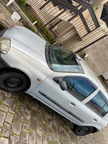 Renault Clio RL/ Jp/auth.1.0/1.0 Hi-power 16V 5P 2001