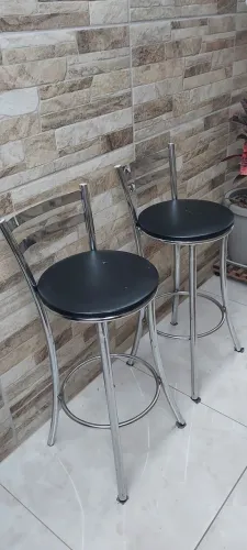 2 Banquetas de alumínio 