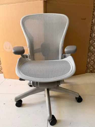 Cadeira herman miller aeron B completa mineral