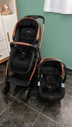 Carrinho + Bebê Conforto