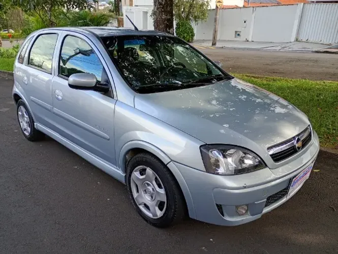 Chevrolet Corsa Hat. Premium 1.4 8V Econoflex 5P 2010