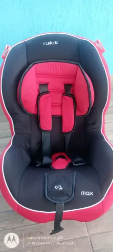 Cadeira de carro da Kiddo. 