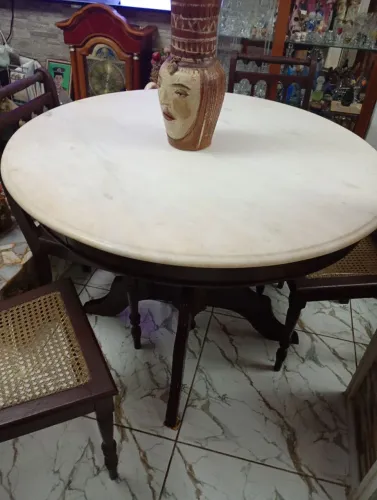 Mesa madeira 4 cadeiras tampo marmore 