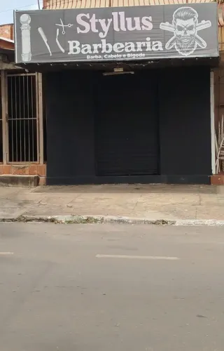 Alugo sala comercial na Av Manoel Monteiro enfrente ao posto AG Petro e Drogasil, Trindade