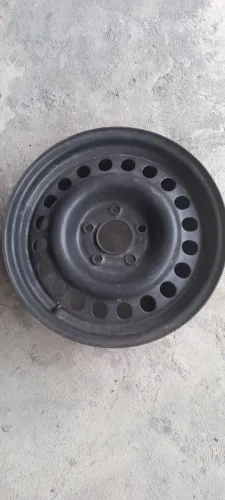 Roda aro 15 de zafira 5 furos