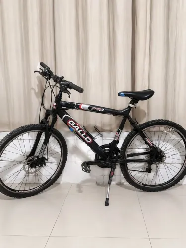 Vendo bike aro 26 completa e revisada, 400 reias.<br>Motivo da venda, mudança!