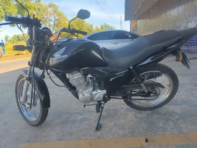 Moto muito bem conservada