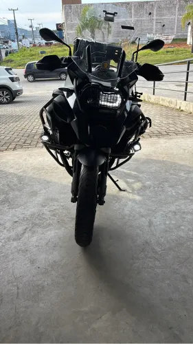 BMW 1200 adventure trip black