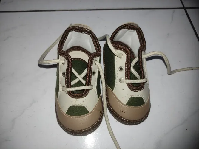 6 pares de sapato e sandália infantil do n° 2 ao 8
