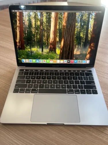 MacBook Pro 2019 i7 16gb 1tb com Touch Bar 
