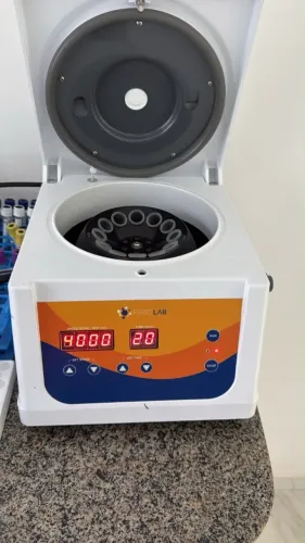 Centrífuga Digital Firstlab PRP/PRF 4000 RPM - Excelente Estado