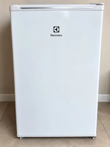 Frigobar Electrolux Impecável - Muito Novo / Gelando Perfeitamente