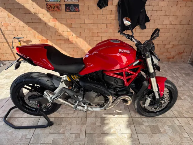Ducati monster 821