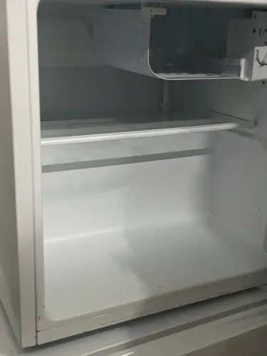Frigobar midea 220V excelente estado 