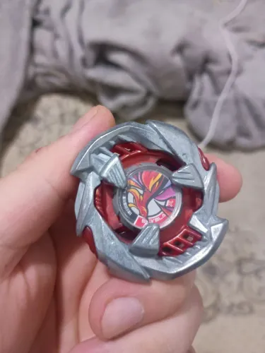 Beyblade X Crimson Garuda 4-70 TP...sem uso, peça em perfeito estado, original TT