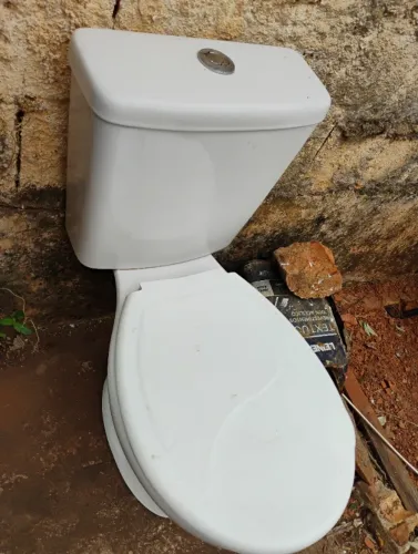 Vaso sanitário + caixa acoplada, usado
