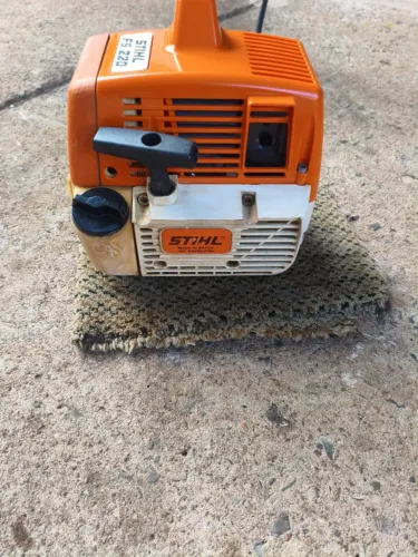 Roçadeira Stihl FS 220