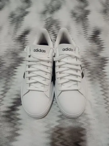 Tênis Adidas