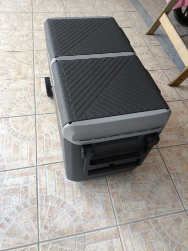 Geladeira refrigerador portátil, 95 litros, nova