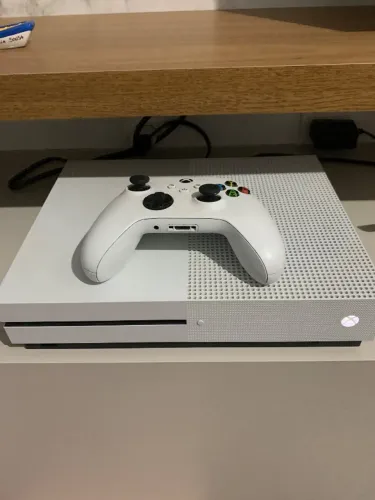 XBOX One com 450gb ssd + controle com bateria