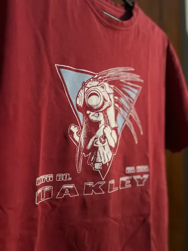 Camiseta Oakley Iconic Medusa GG