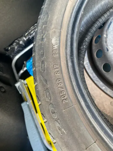 Vende pneu 205/50R17