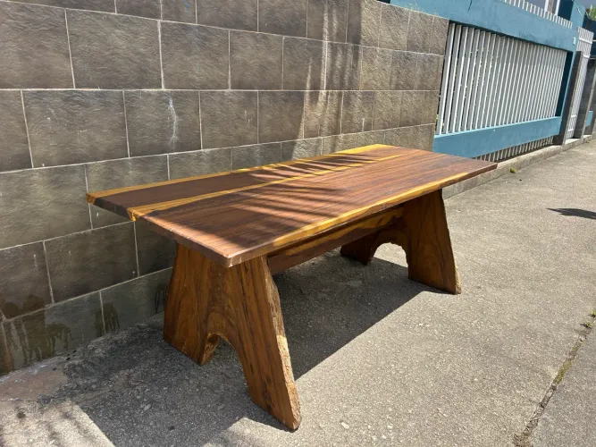 Mesa de canela preta