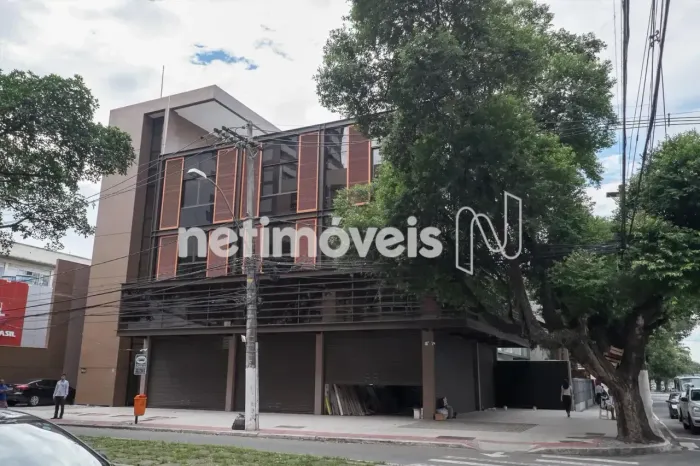 Imóvel para venda tem 1363 metros quadrados em Praia do Canto - Vitória - ES