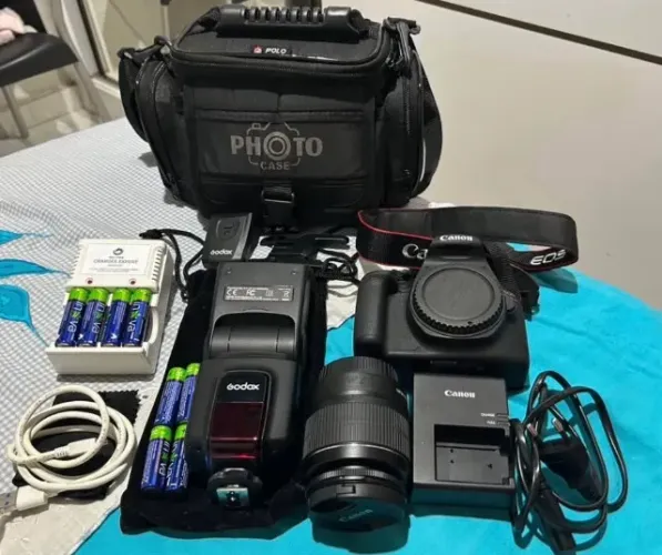 Camera Canon T7