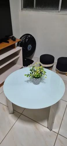 Mesa de Centro Redonda em Vidro Laqueado Branco e Inox