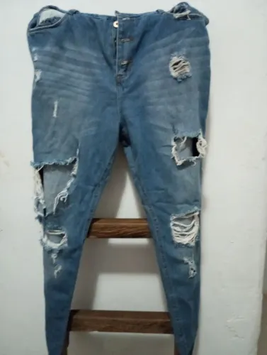 calca jeans detonada larga ,44