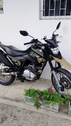 Vendo Crosser semi nova, usada poucas vezes