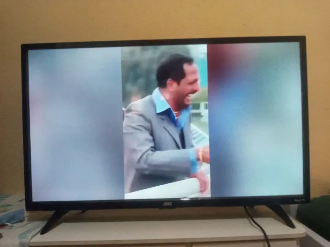 Tv 32 nova na caixa