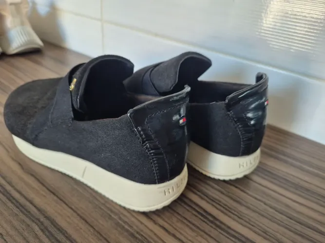 Tenis tommy, número 36, original. R$ 120 reais