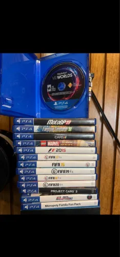Lote Jogos PS4/PS5 - FIFA 15/17/18/19/20, Gran Turismo 7, The Last of Us e +