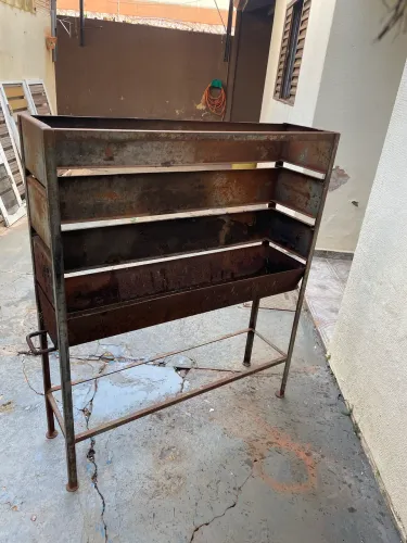 Vende-se churrasqueira