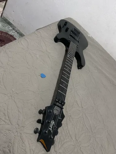 Guitarra Cort EVL-4k