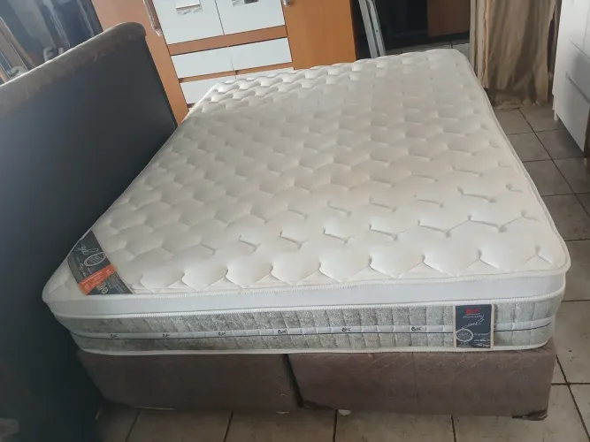 Cama box Queen size colchão castor molas ensacadas