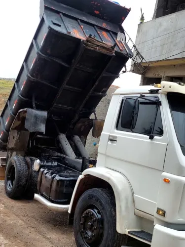 Caminhão 17 - 210