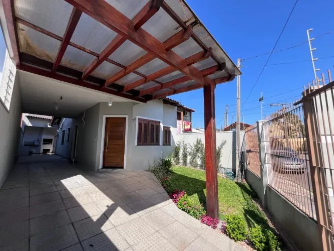 Casa com 3 dormitórios 1 sendo um suíte, 2 vagas cobertas- Bairro São José, Canoas/ RS