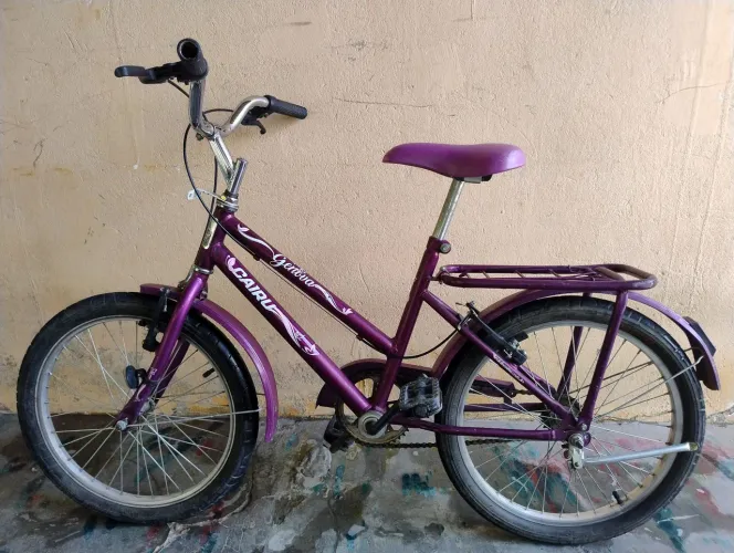 Vende-se bicicleta infantil.