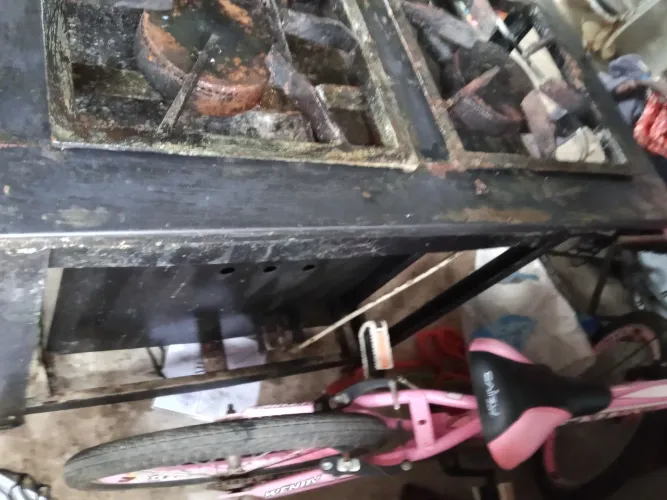Vende-se fogão industrial 4 bocas 1 forno pegando perfeitamente