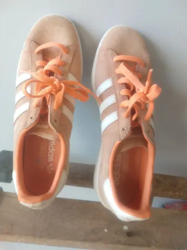 Tênis Adidas casual