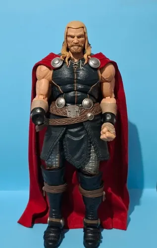 Thor Action Figure Original Marvel Legends Deluxe Hasbro (LER A DESCRIÇÃO)